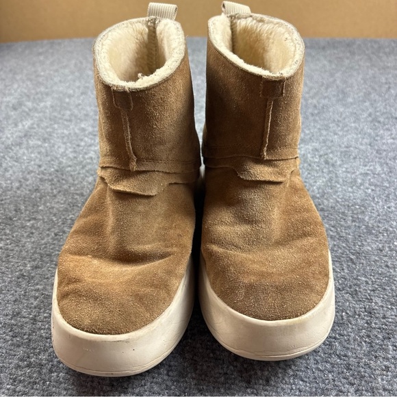 UGG Women’s Classic Boom Bootie Slip On Camel/Cream Winter Boots size: 9 - Picture 2 of 14